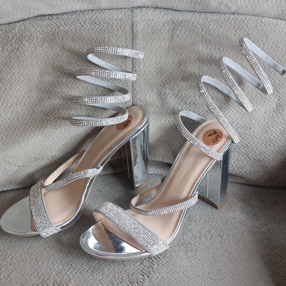Wild Diva Lounge Spiral Ankle Strap Platform Heels Size 7.5 - Picture 3 of 7